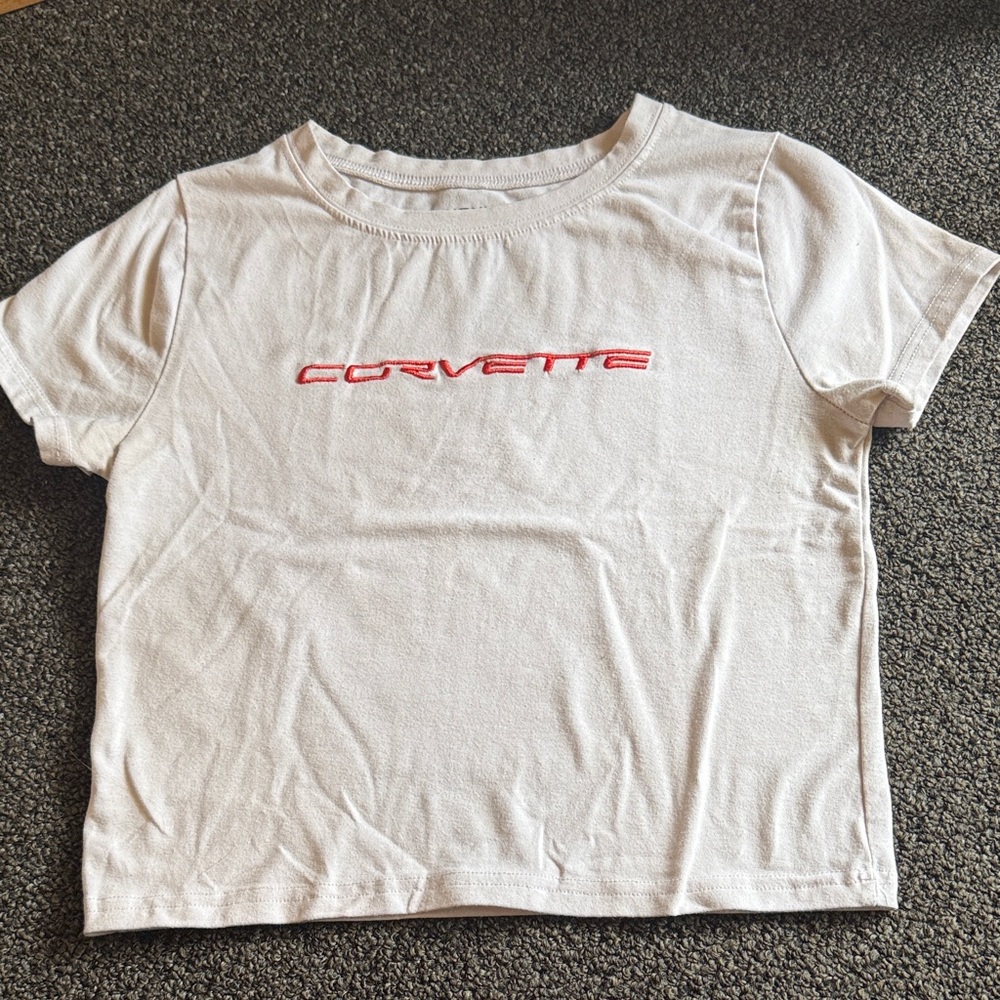 Urban Outfitters white cropped corvette tee